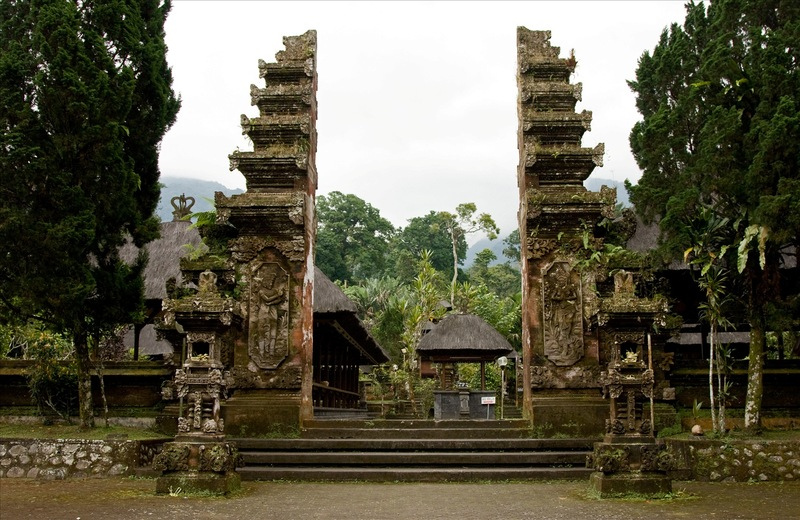 The Main Gate of Pura Batukaru