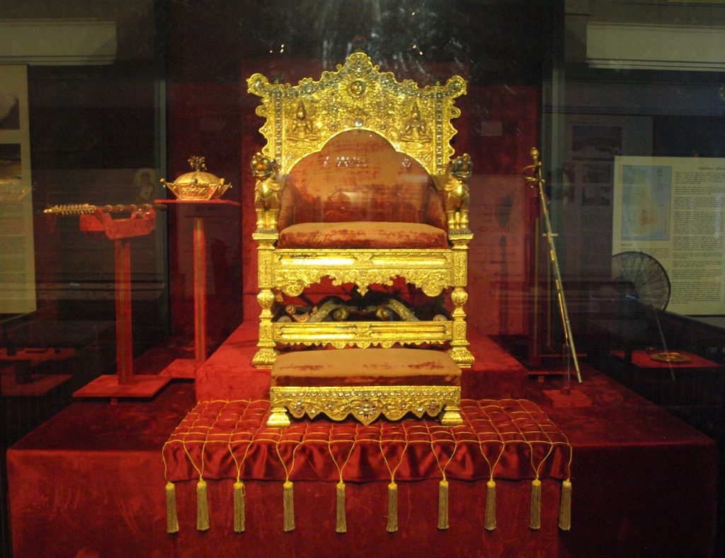 The Throne of Kandyan Kings | Image Courtesy: By Mr Nigel (Source Link) [<a href="http://creativecommons.org/licenses/by-sa/2.0">CC BY-SA 2.0</a>], <a href="https://commons.wikimedia.org/wiki/File%3AThe_Throne_of_Kandyan_Kings.jpg">via Wikimedia Commons</a>