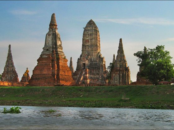 Wat Chai Wattanaram | Image Courtesy: By Fotograf / Photographer: Heinrich Damm (User:Hdamm, Hdamm at de.wikipedia.org) (Own work (Own photo)) [CC BY 2.0, GFDL or CC-BY-SA-3.0], via Wikimedia Commons
