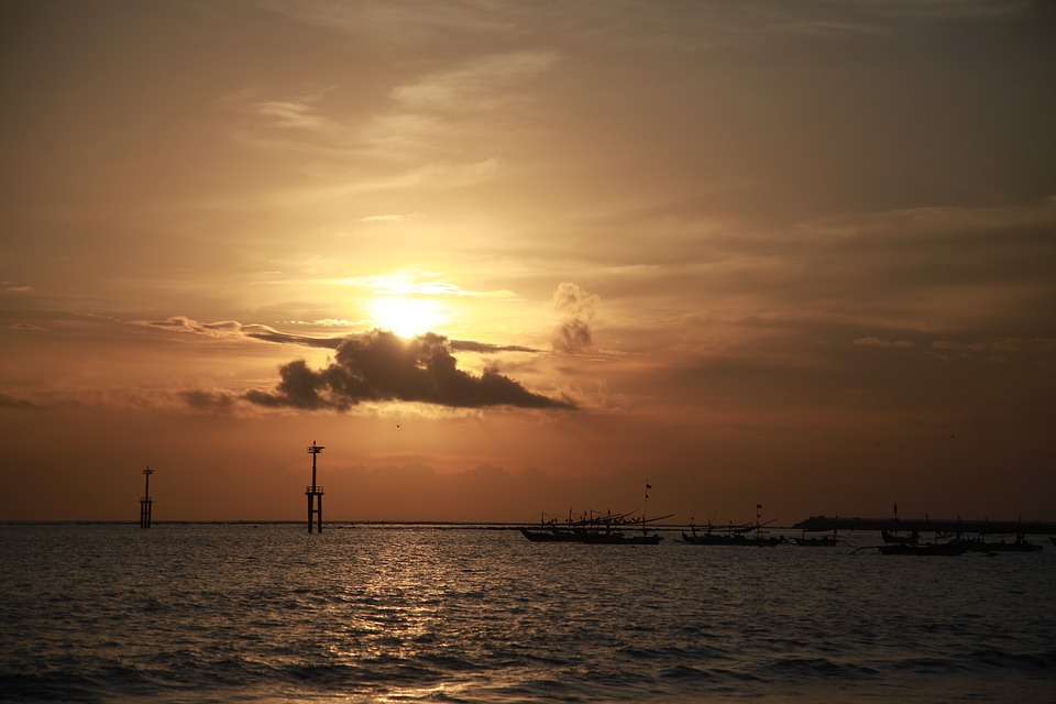 Sunset in Bali |Image Courtesy: ZJWZPRZ