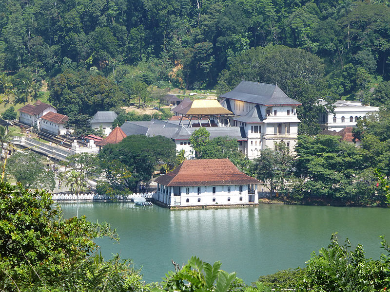 Kandy Bath House and Lake