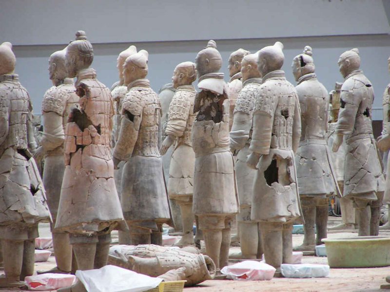 Terracotta army | Image By - Richardelainechambers at English Wikipedia [Public domain], via Wikimedia Commons