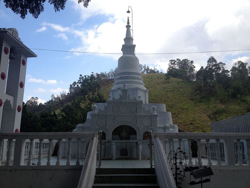 Dhowa rock temple | Image Courtesy: L Manju, Dhowa Raja Maha Vihara 2, CC BY-SA 4.0