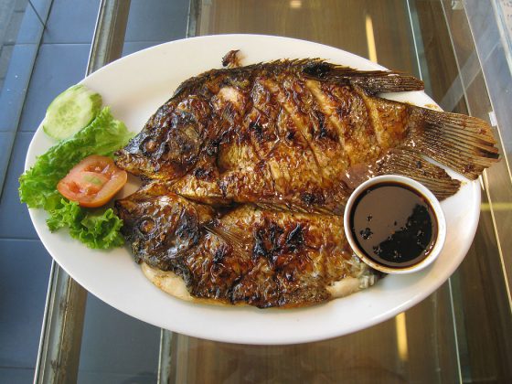 Ikan Bakar | Image Credit: Gunawan Kartapranata, Gurame bakar kecap 1, CC BY-SA 4.0