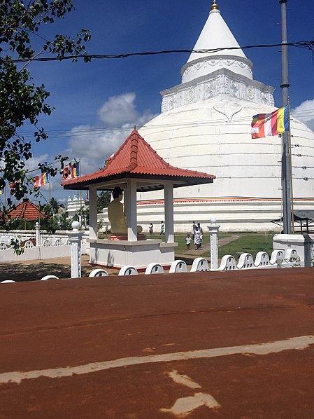 Luboš Holič, Tissamaharama, Sri Lanka - panoramio, CC BY-SA 3.0 Via Wikimedia Commons