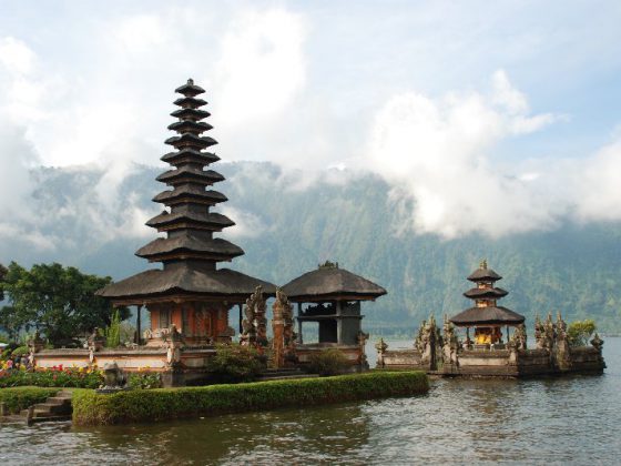 Ulun Danu Temple, Bali | Image Creedit - Jennifer from Kuala Lumpur, MALAYSIA, CC BY 2.0 Via Wikimedia Commons
