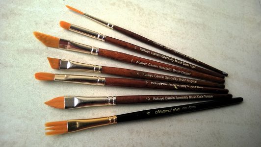 a-guide-to-choosing-the-correct-paint-brushes-well-known-places