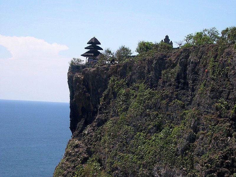 Uluwatu Temple Cliff, Bali | Image Credit - Ken Eckert, CC BY-SA 4.0 Via Wikimedia Commons