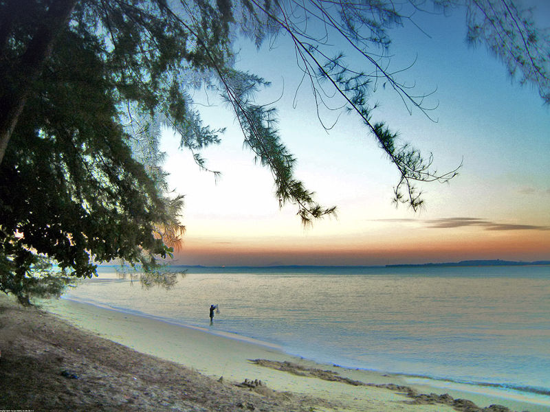 Changi beach | Image Credit - Calvin Teo assumed (based on copyright claims), CC BY-SA 2.5 Via Wikimedia Commons