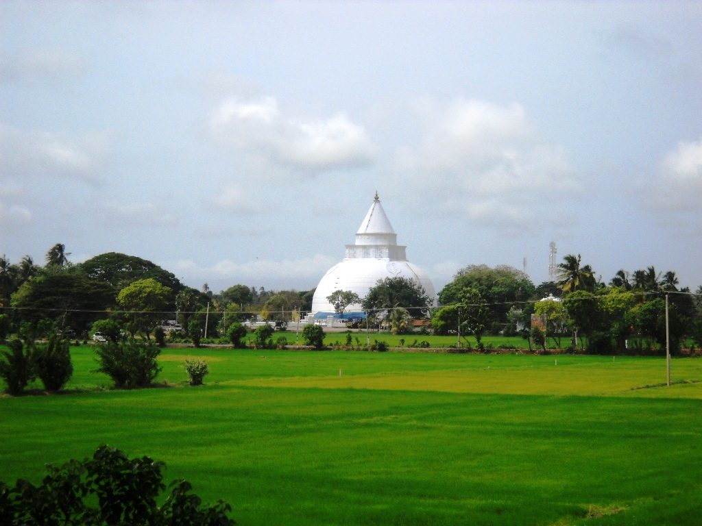 Tissamaharama Stupa | Image Credit - Shehanw, CC BY 3.0 Via Wikimedia Commons
