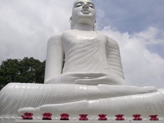 Bahirawakanda buddha statue