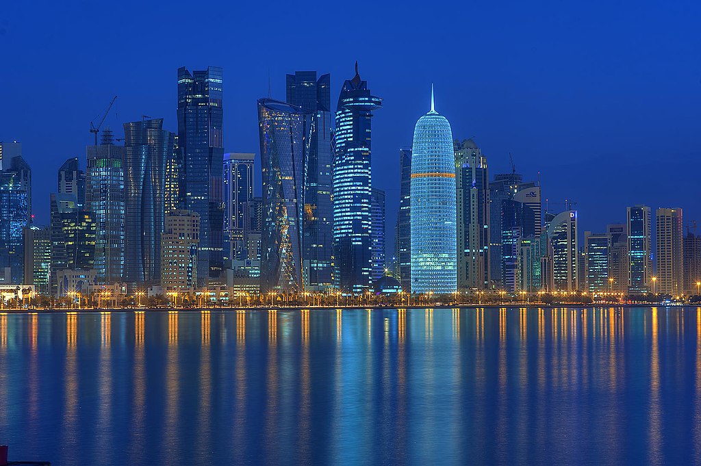 West_Bay_district_of_Doha_seen_from_the_corniche_at_night