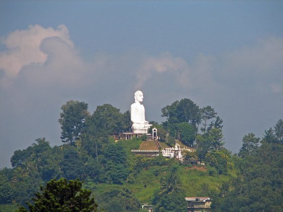 Kandy_Buddha_statue,_Sri_Lanka