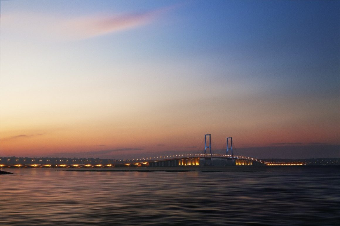 surabaya-bridge-suramadu-sky-java